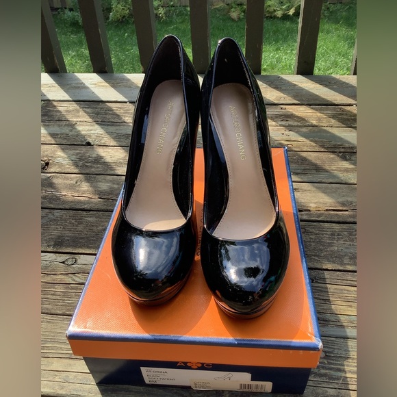 Black Patent Arturo Chiang Stilettos - Picture 1 of 6